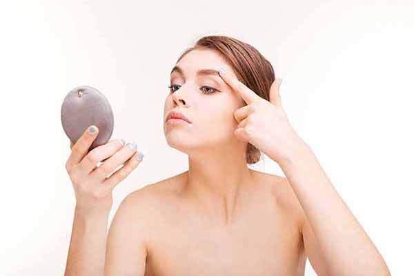 Dry vs Dehydrated Skin - How to Tell the Difference