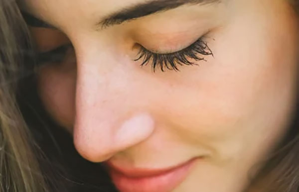 Latisse: Are Your Fantasy Lashes Work the Risks?