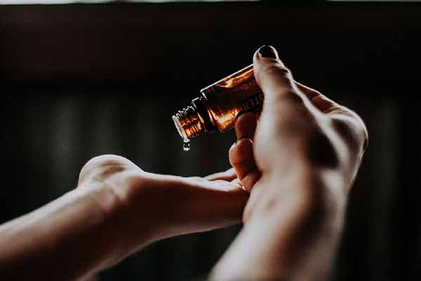How the Right Facial Oils Can Transform any Skin Type