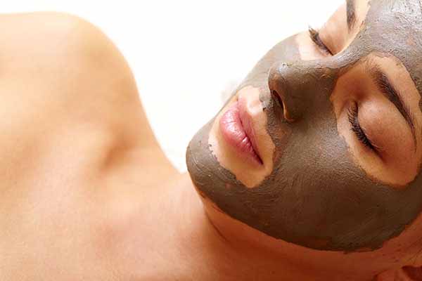 Benefits of Bentonite Clay & How To Use It For A Mask